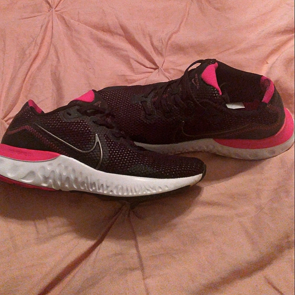 Nike Renew Women's 7.5 Black, pink & white sneakers